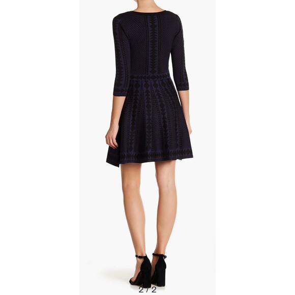 HOLIDAY Nina Leonard Dress, size Petite Small - Picture 2 of 5